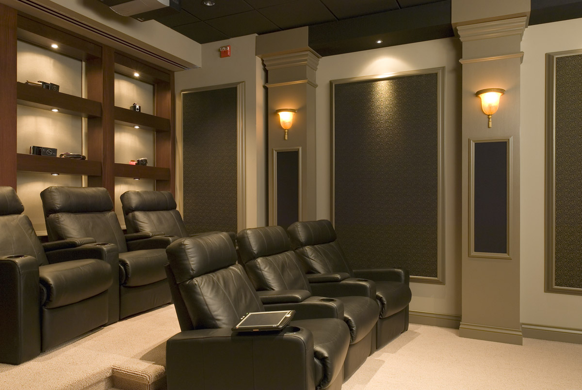 How to Pick the Best ALR Screen for your Media Room